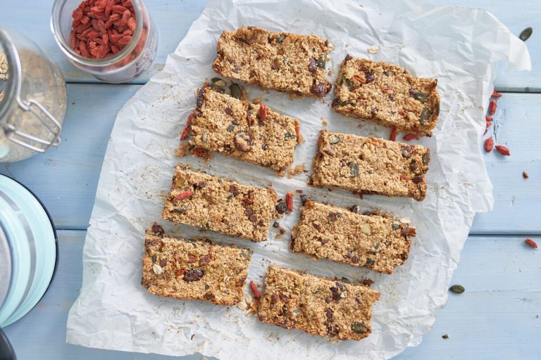 Everyday Superfood Granola Bars 8 342.main 3