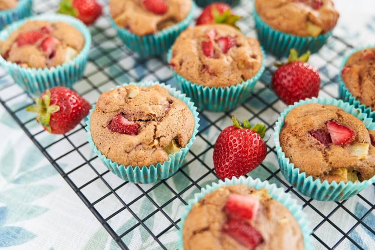 Strawberry Rhubarb Muffins 6 354.main 3